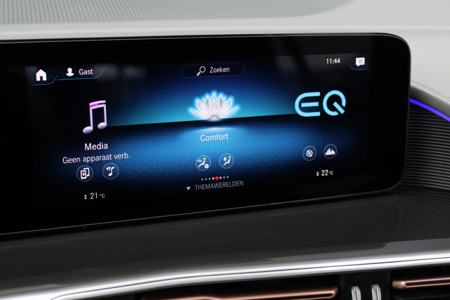 Mercedes-Benz EQC 400 4MATIC AMG Line Premium+ 80 kWh | ex BTW € 34.000,- | Schuifdak | Distronic+ | Memory | Surround Camera | HUD | Leder | Trekhaak | Keyless Go | Augmented Reality | Rijassistentiepakket |