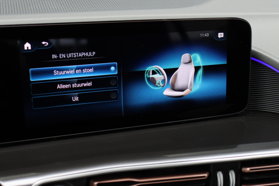 Mercedes-Benz EQC 400 4MATIC AMG Line Premium+ 80 kWh | ex BTW € 34.000,- | Schuifdak | Distronic+ | Memory | Surround Camera | HUD | Leder | Trekhaak | Keyless Go | Augmented Reality | Rijassistentiepakket |