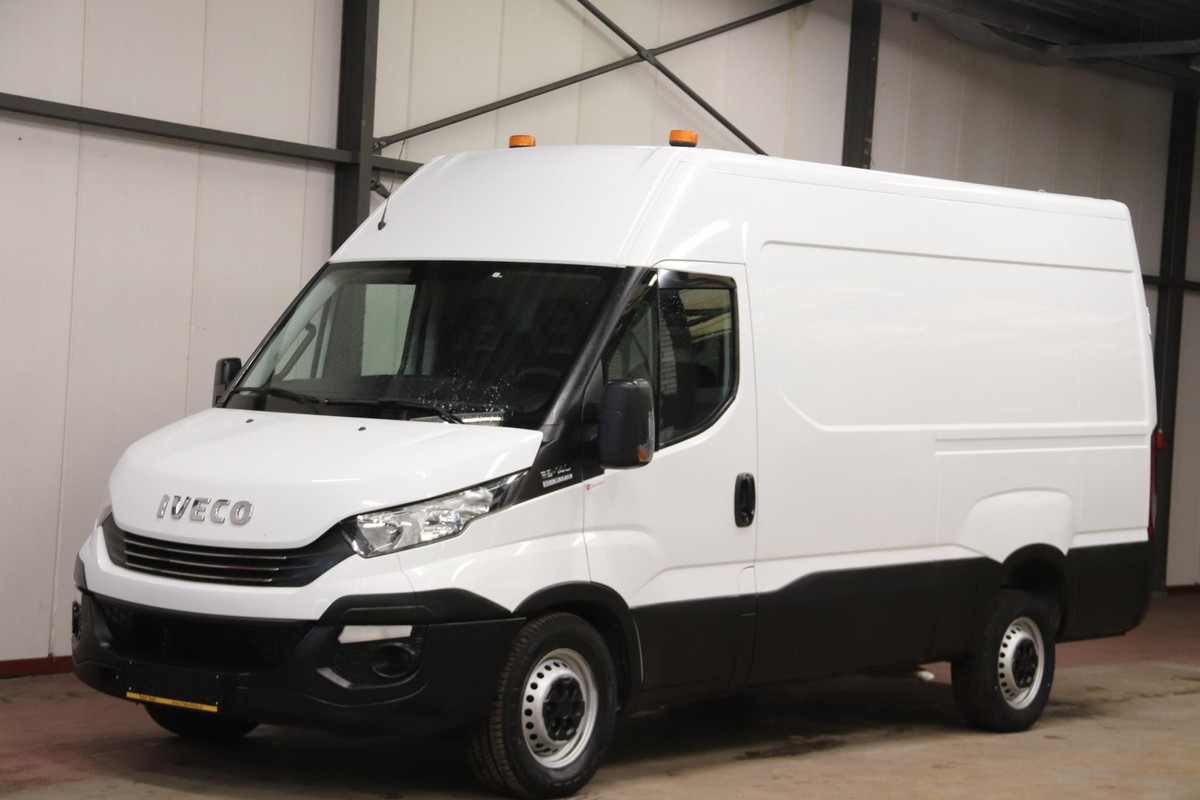 Iveco Daily 35S14V 2.3 352 L2H2 Iveco Daily 35S14V 2.3 352 H2 AUTOMAAT 3500KG TREKVERMOGEN Iveco Daily 35S14V 2.3 352 L2H2 Iveco Daily 35S14V 2.3 352 H2 AUTOMAAT 3500KG TREKVERMOGEN