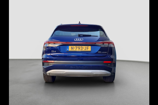 Audi Q4 e-tron 35 Launch edition Advanced 55 kWh | Stoelverwarming | Clima | Draadloos Android Auto / Apple Carplay | PDC | Verwarmde buitenspiegels|