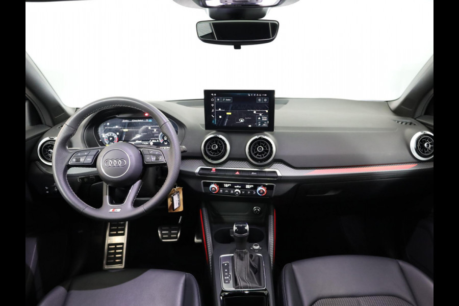 Audi Q2 35 TFSI S Edition 150 pk S-tronic | Verlengde garantie | Navigatie | Parkeersensoren achter | Adaptieve cruise control | Autom. airco | Matrix LED koplampen | S-line |
