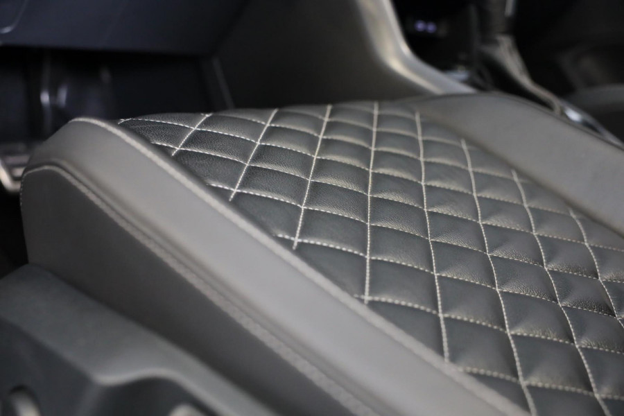 Volkswagen T-Roc Cabrio 1.5 TSI R-Line / AUT / Acc / Digital Cockpit / Lane Assist / Dode Hoek / Leder / Camera / Navi / 20 Inch