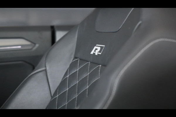 Volkswagen T-Roc Cabrio 1.5 TSI R-Line / AUT / Acc / Digital Cockpit / Lane Assist / Dode Hoek / Leder / Camera / Navi / 20 Inch