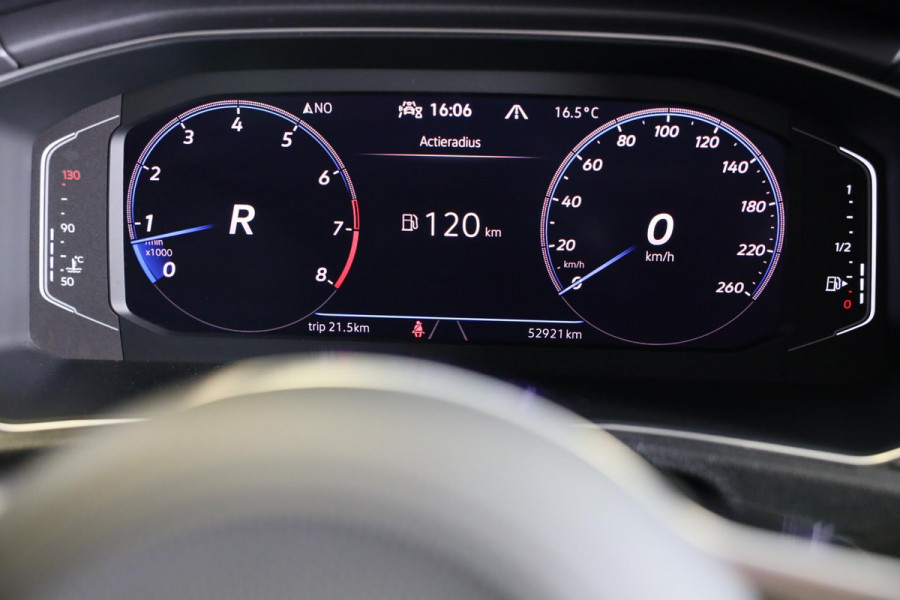 Volkswagen T-Roc Cabrio 1.5 TSI R-Line / AUT / Acc / Digital Cockpit / Lane Assist / Dode Hoek / Leder / Camera / Navi / 20 Inch