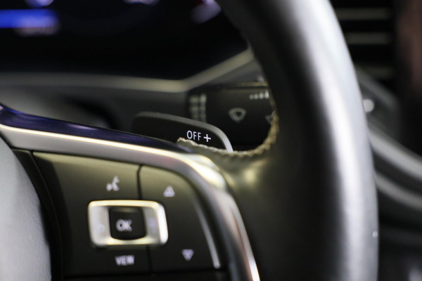 Volkswagen T-Roc Cabrio 1.5 TSI R-Line / AUT / Acc / Digital Cockpit / Lane Assist / Dode Hoek / Leder / Camera / Navi / 20 Inch