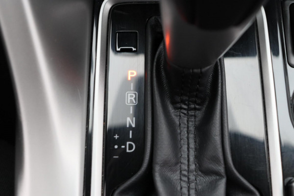 Mitsubishi Eclipse Cross 1.5 DI-T First Edition * Automaat * Camera Keyless Stoelverwarming Panorama dak Headup display