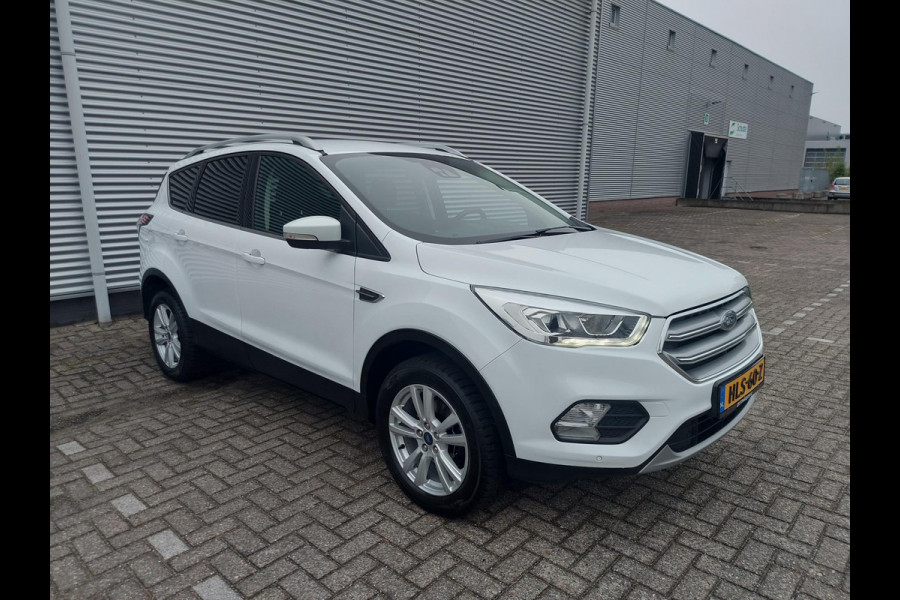 Ford Kuga 1.5 EcoBoost Titanium ,airco,cruise,parkeersensoren,navigatie/camera,afneembaretrekhaak,