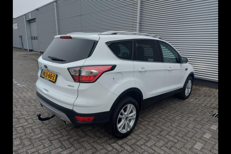 Ford Kuga 1.5 EcoBoost Titanium ,airco,cruise,parkeersensoren,navigatie/camera,afneembaretrekhaak,