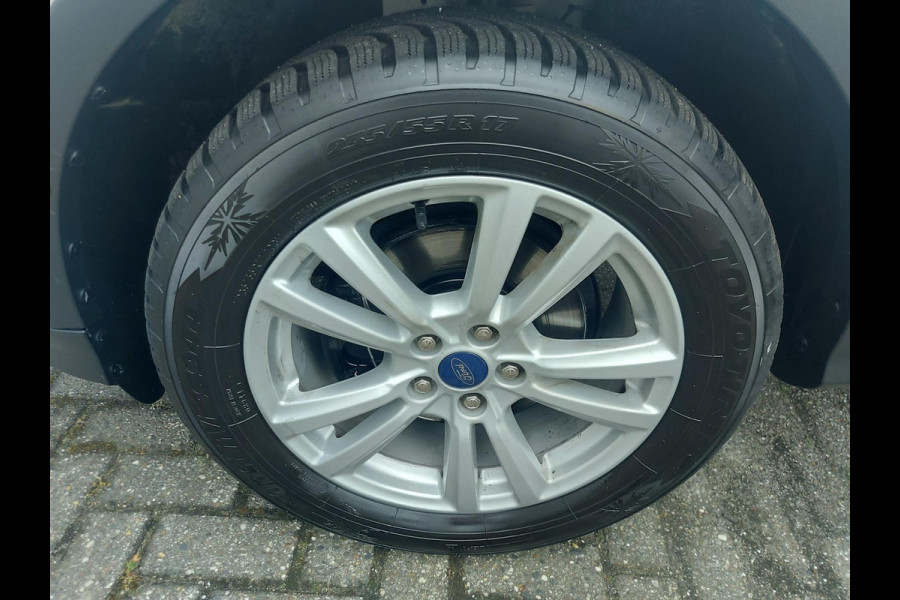 Ford Kuga 1.5 EcoBoost Titanium ,airco,cruise,parkeersensoren,navigatie/camera,afneembaretrekhaak,