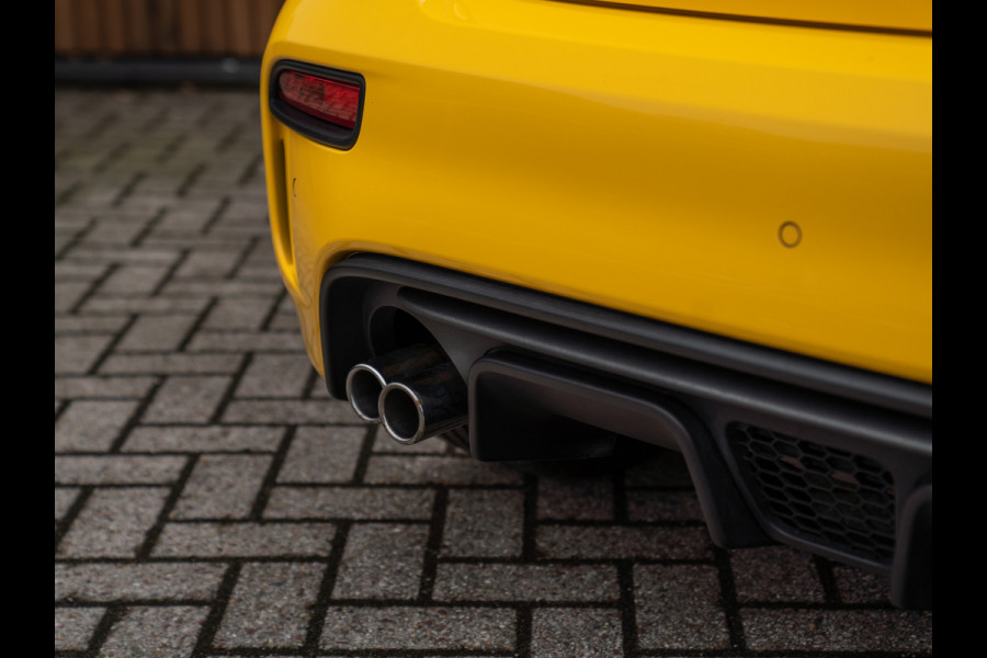 Abarth 595 C Competizione | Automaat | Sabelt stoelen | Carbon stuur | 18 inch | Xenon