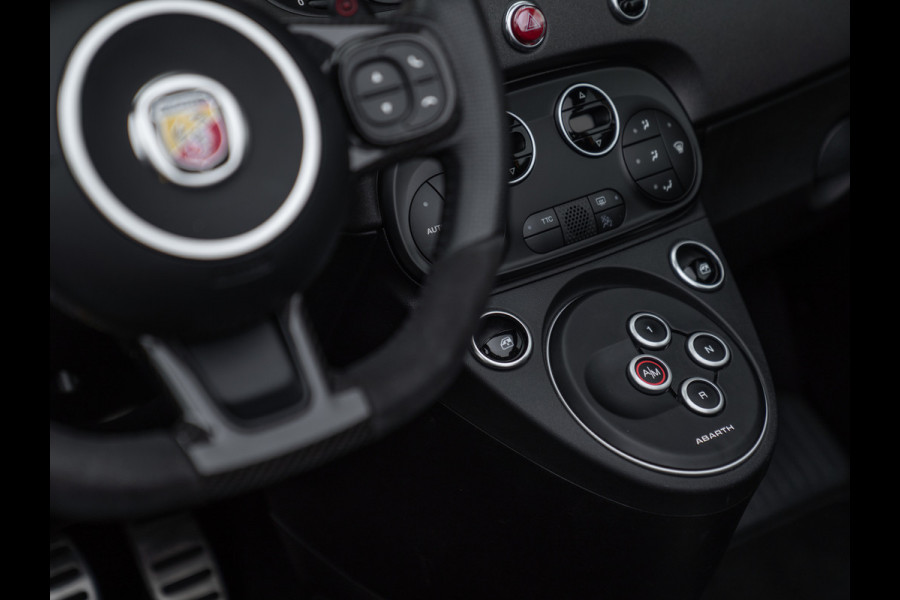 Abarth 595 C Competizione | Automaat | Sabelt stoelen | Carbon stuur | 18 inch | Xenon