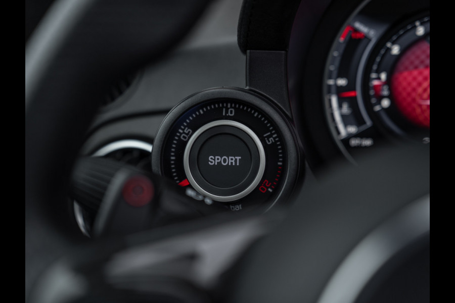 Abarth 595 C Competizione | Automaat | Sabelt stoelen | Carbon stuur | 18 inch | Xenon