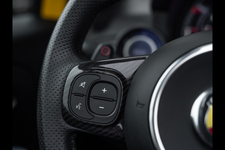 Abarth 595 C Competizione | Automaat | Sabelt stoelen | Carbon stuur | 18 inch | Xenon