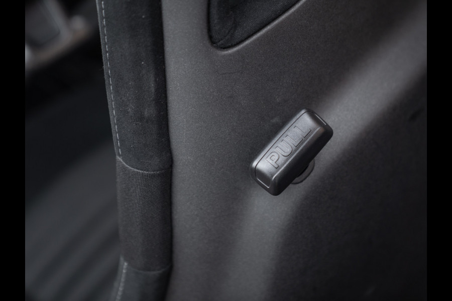 Abarth 595 C Competizione | Automaat | Sabelt stoelen | Carbon stuur | 18 inch | Xenon