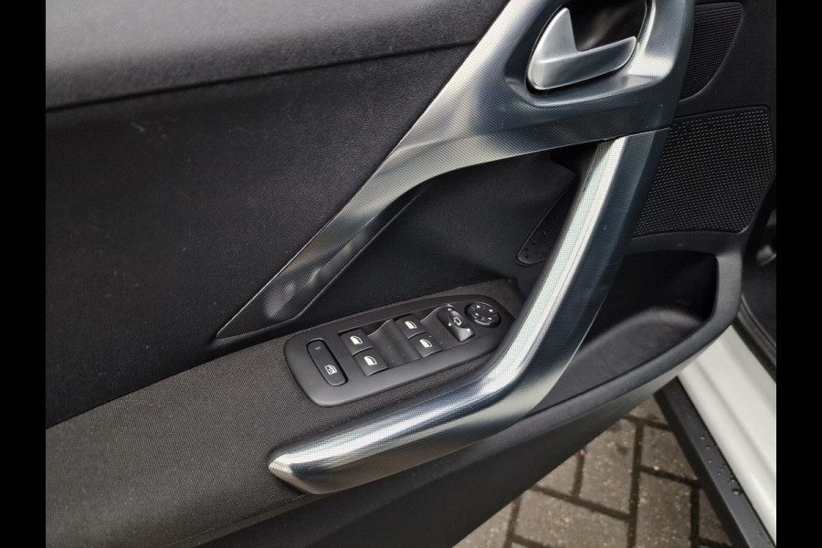 Peugeot 2008 1.2 PureTech Allure|automaat|Pano|Trekhaak|Parelmoer|Cruise|Carplay|