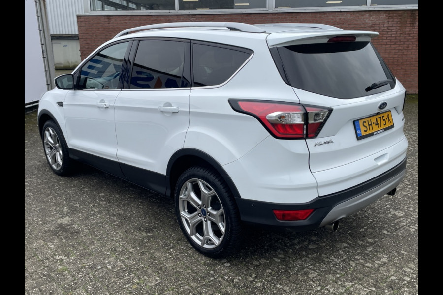 Ford Kuga 1.5 EcoB. Titanium TREKHAAK/PANO/CAMERA/ELEKTR.ACHTERKLEP/XENON