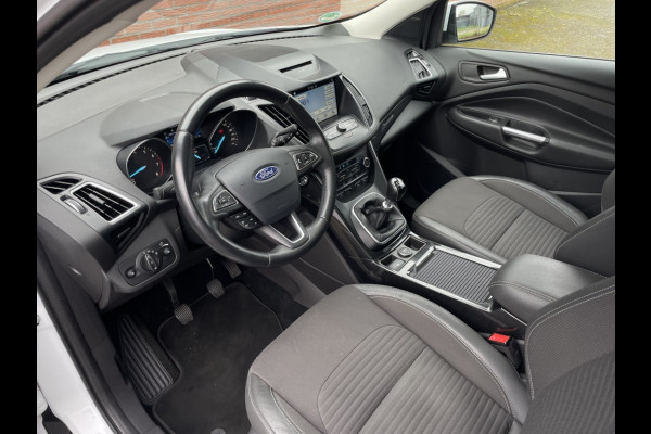 Ford Kuga 1.5 EcoB. Titanium TREKHAAK/PANO/CAMERA/ELEKTR.ACHTERKLEP/XENON