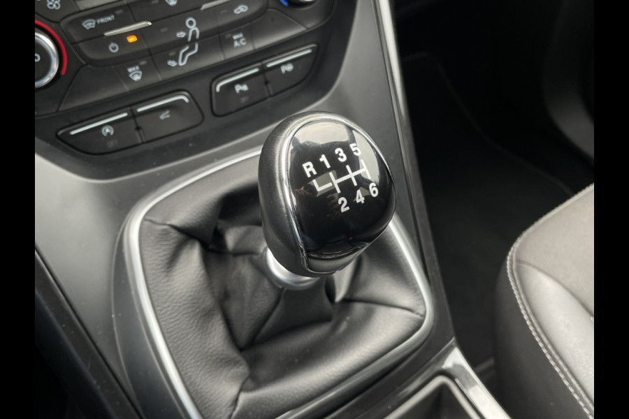 Ford Kuga 1.5 EcoB. Titanium TREKHAAK/PANO/CAMERA/ELEKTR.ACHTERKLEP/XENON