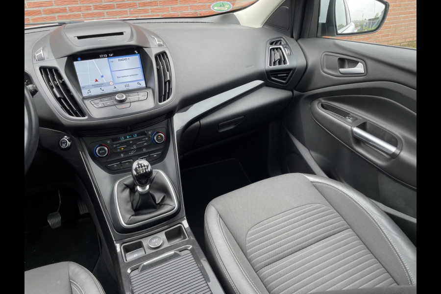 Ford Kuga 1.5 EcoB. Titanium TREKHAAK/PANO/CAMERA/ELEKTR.ACHTERKLEP/XENON