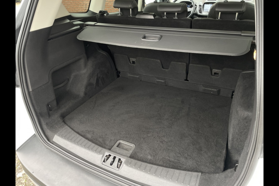Ford Kuga 1.5 EcoB. Titanium TREKHAAK/PANO/CAMERA/ELEKTR.ACHTERKLEP/XENON