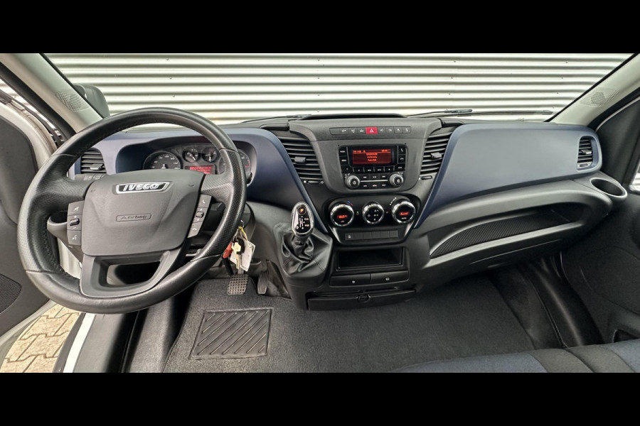 Iveco Daily 35C18 3.0 180pk Bakwagen met laadklep Automaat
