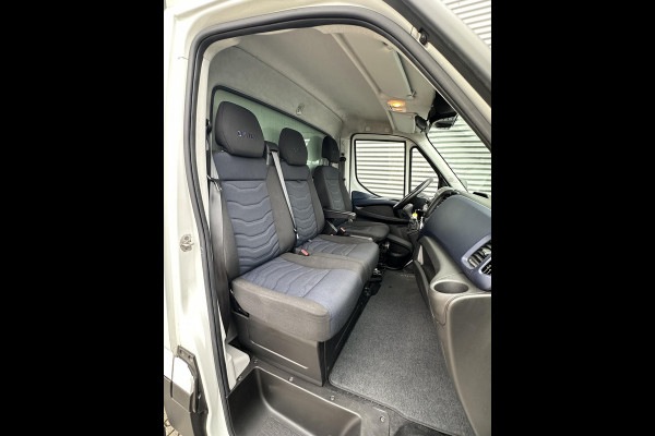 Iveco Daily 35C18 3.0 180pk Bakwagen met laadklep Automaat