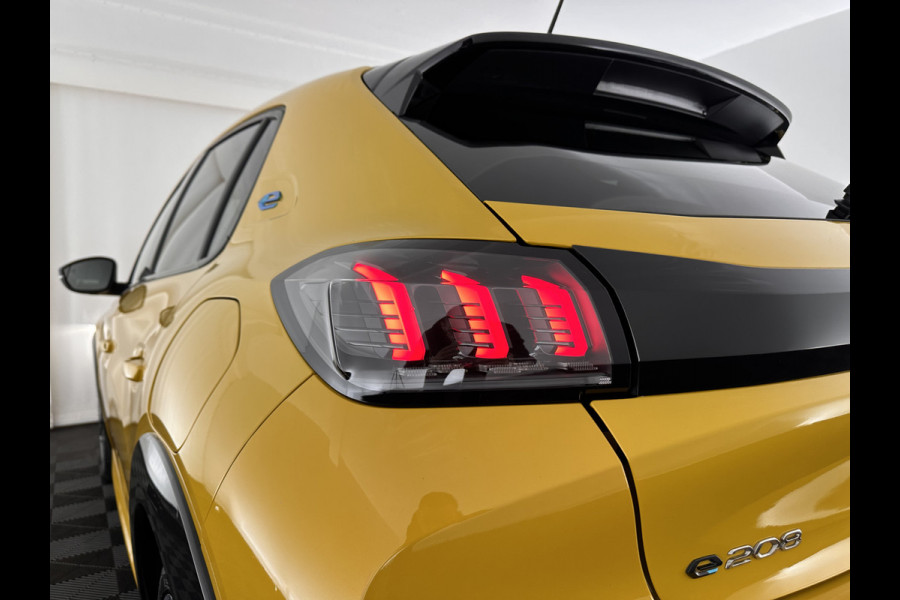 Peugeot e-208 EV GT Pack 50 kWh [ 3-Fase ] (INCL-BTW) *FULL-LED | DIGI-COCKPIT | BLIS | CAMERA | 1/2-LEATHER | HEATED-SEATS | NAVI-FULLMAP | LANE-ASSIST | KEYLESS | DAB | SPORT-SEATS | 17"ALU*