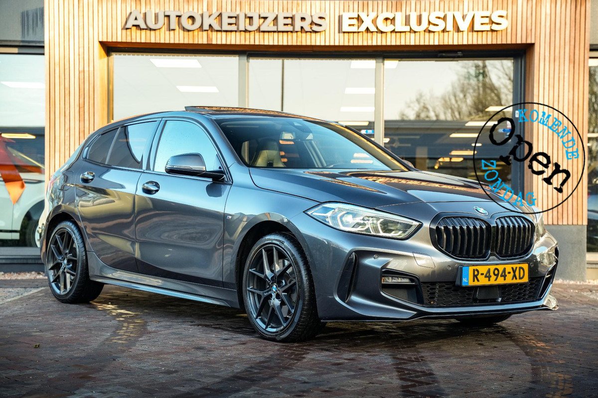 BMW 1-serie 120d xDrive High Executive Edition M Pakket Panoramadak Ambient Sportstoelen Stuurverw. 18”LM BMW 1-serie 120d xDrive High Executive Edition M Pakket Panoramadak Ambient Sportstoelen Stuurverw. 18”LM