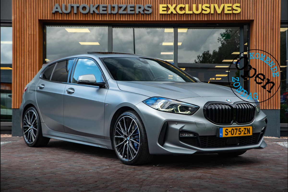 BMW 1-serie 118i Executive Frozen Grey M Pakket Panoramadak Cruise Clima 19''LM BMW 1-serie 118i Executive Frozen Grey M Pakket Panoramadak Cruise Clima 19''LM