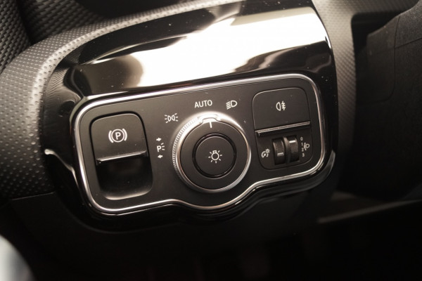Mercedes-Benz A-Klasse 180 136pk Edition -NAVI-ECC-CAM-PDC-