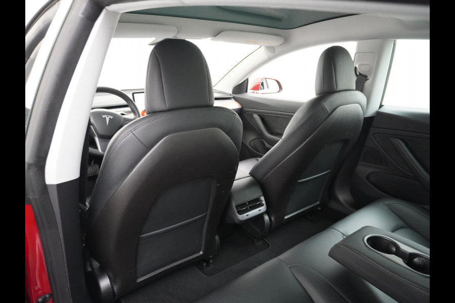 Tesla Model 3 Long Range AWD 75kWh 463PK FSD-Full Self Driving Meegeleverd Pakket Premium Audio 4wd AutoPilot Panoramadak Camera's Leer Adapti Stoel en achterbank verwarming Electr.Stoelen+Memory+Easy-Entry WiFi 1e Eigenaar Org. Nederlandse Auto Garantie op Accu/Motor tot 16-12-2027/192.000km