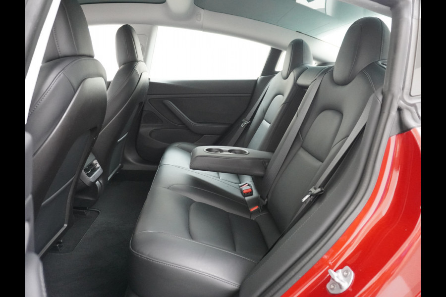 Tesla Model 3 Long Range AWD 75kWh 463PK FSD-Full Self Driving Meegeleverd Pakket Premium Audio 4wd AutoPilot Panoramadak Camera's Leer Adapti Stoel en achterbank verwarming Electr.Stoelen+Memory+Easy-Entry WiFi 1e Eigenaar Org. Nederlandse Auto Garantie op Accu/Motor tot 16-12-2027/192.000km
