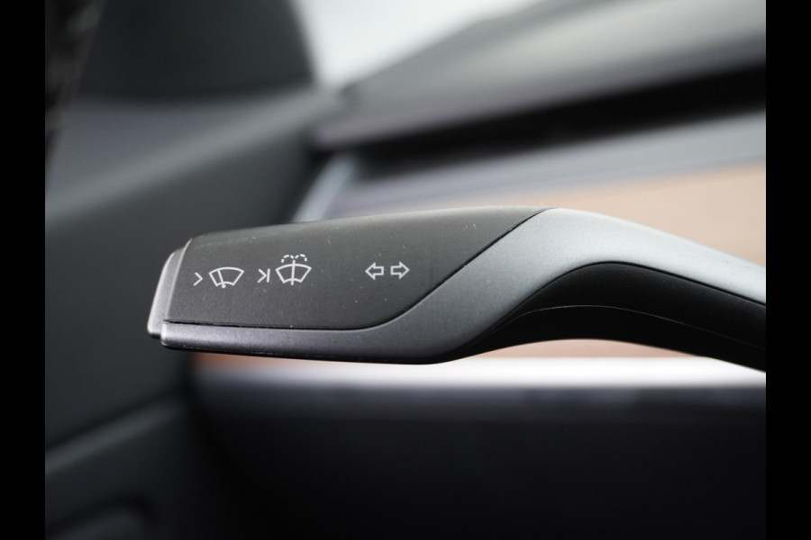 Tesla Model 3 Long Range AWD 75kWh 463PK FSD-Full Self Driving Meegeleverd Pakket Premium Audio 4wd AutoPilot Panoramadak Camera's Leer Adapti Stoel en achterbank verwarming Electr.Stoelen+Memory+Easy-Entry WiFi 1e Eigenaar Org. Nederlandse Auto Garantie op Accu/Motor tot 16-12-2027/192.000km