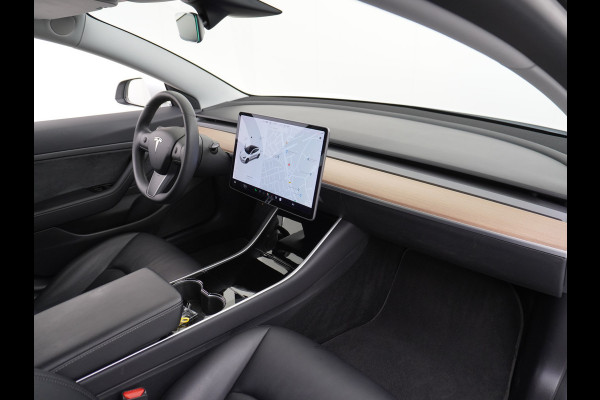 Tesla Model 3 RWD SR+ 60kWh 325PK FSD 3-Computer 18" AutoPilot Leder PanoDak Adaptive-Cruise Lmv Camera's Elektr.-Stuur+Stoelen+Spiegels+Geheu Navi LED Comfortstoelen ACC DAB Voorverwarmen interieur via App Keyless via Telefoonsleutel One-Pedal-Drive Origineel Nederlandse auto tot 11kw laden thuis! Garantie Accu tot 10-12-2027 max 160.000km 1.584kg licht!