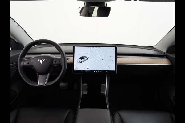 Tesla Model 3 RWD SR+ 60kWh 325PK FSD 3-Computer 18" AutoPilot Leder PanoDak Adaptive-Cruise Lmv Camera's Elektr.-Stuur+Stoelen+Spiegels+Geheu Navi LED Comfortstoelen ACC DAB Voorverwarmen interieur via App Keyless via Telefoonsleutel One-Pedal-Drive Origineel Nederlandse auto tot 11kw laden thuis! Garantie Accu tot 10-12-2027 max 160.000km 1.584kg licht!