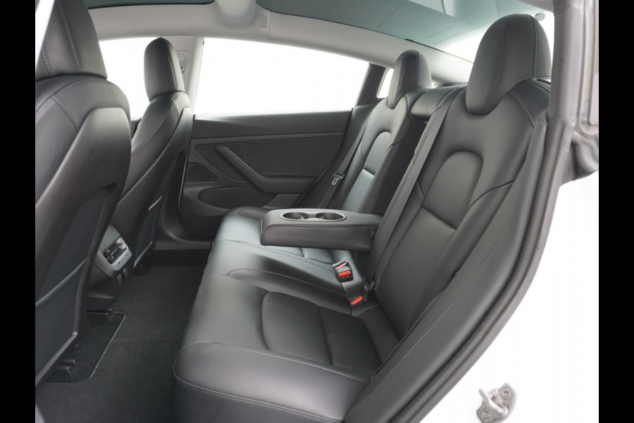 Tesla Model 3 RWD SR+ 60kWh 325PK FSD 3-Computer 18" AutoPilot Leder PanoDak Adaptive-Cruise Lmv Camera's Elektr.-Stuur+Stoelen+Spiegels+Geheu Navi LED Comfortstoelen ACC DAB Voorverwarmen interieur via App Keyless via Telefoonsleutel One-Pedal-Drive Origineel Nederlandse auto tot 11kw laden thuis! Garantie Accu tot 10-12-2027 max 160.000km 1.584kg licht!