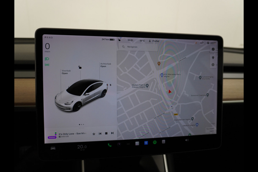 Tesla Model 3 RWD SR+ 60kWh 325PK FSD 3-Computer 18" AutoPilot Leder PanoDak Adaptive-Cruise Lmv Camera's Elektr.-Stuur+Stoelen+Spiegels+Geheu Navi LED Comfortstoelen ACC DAB Voorverwarmen interieur via App Keyless via Telefoonsleutel One-Pedal-Drive Origineel Nederlandse auto tot 11kw laden thuis! Garantie Accu tot 10-12-2027 max 160.000km 1.584kg licht!