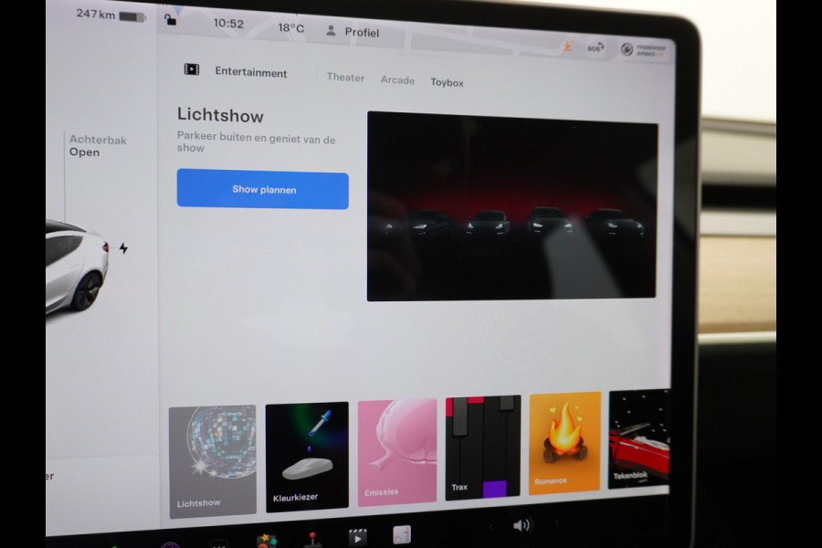 Tesla Model 3 RWD SR+ 60kWh 325PK FSD 3-Computer 18" AutoPilot Leder PanoDak Adaptive-Cruise Lmv Camera's Elektr.-Stuur+Stoelen+Spiegels+Geheu Navi LED Comfortstoelen ACC DAB Voorverwarmen interieur via App Keyless via Telefoonsleutel One-Pedal-Drive Origineel Nederlandse auto tot 11kw laden thuis! Garantie Accu tot 10-12-2027 max 160.000km 1.584kg licht!