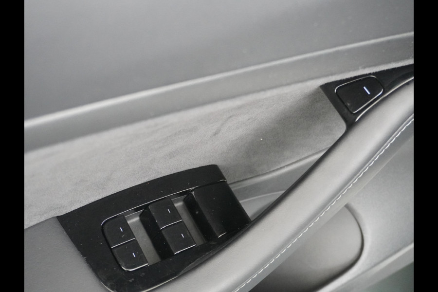 Tesla Model 3 RWD SR+ 60kWh 325PK FSD 3-Computer 18" AutoPilot Leder PanoDak Adaptive-Cruise Lmv Camera's Elektr.-Stuur+Stoelen+Spiegels+Geheu Navi LED Comfortstoelen ACC DAB Voorverwarmen interieur via App Keyless via Telefoonsleutel One-Pedal-Drive Origineel Nederlandse auto tot 11kw laden thuis! Garantie Accu tot 10-12-2027 max 160.000km 1.584kg licht!