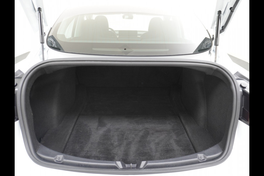 Tesla Model 3 RWD SR+ 60kWh 325PK FSD 3-Computer 18" AutoPilot Leder PanoDak Adaptive-Cruise Lmv Camera's Elektr.-Stuur+Stoelen+Spiegels+Geheu Navi LED Comfortstoelen ACC DAB Voorverwarmen interieur via App Keyless via Telefoonsleutel One-Pedal-Drive Origineel Nederlandse auto tot 11kw laden thuis! Garantie Accu tot 10-12-2027 max 160.000km 1.584kg licht!