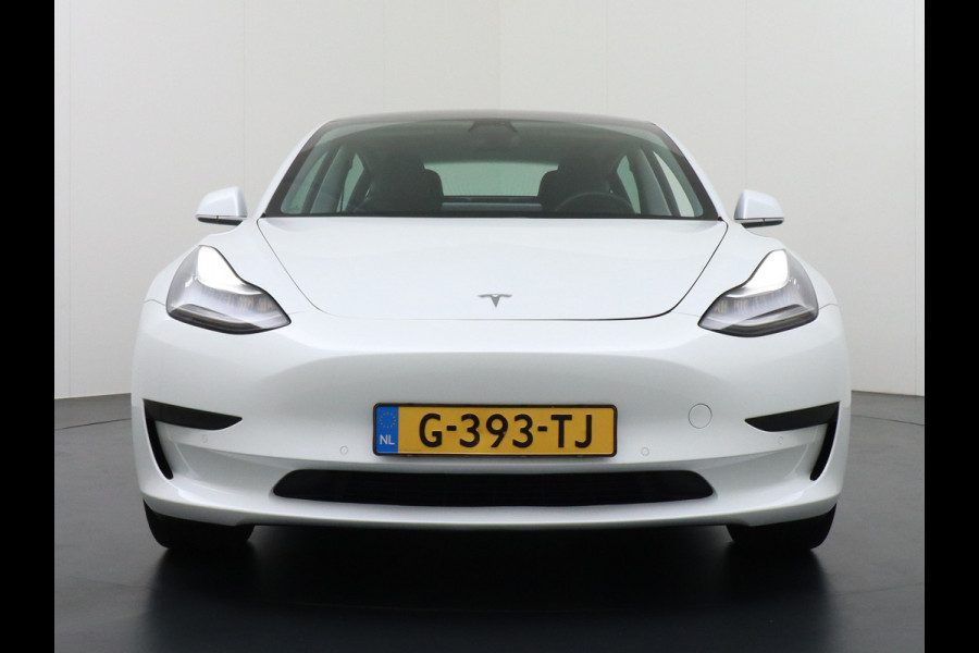 Tesla Model 3 RWD SR+ 60kWh 325PK FSD 3-Computer 18" AutoPilot Leder PanoDak Adaptive-Cruise Lmv Camera's Elektr.-Stuur+Stoelen+Spiegels+Geheu Navi LED Comfortstoelen ACC DAB Voorverwarmen interieur via App Keyless via Telefoonsleutel One-Pedal-Drive Origineel Nederlandse auto tot 11kw laden thuis! Garantie Accu tot 10-12-2027 max 160.000km 1.584kg licht!