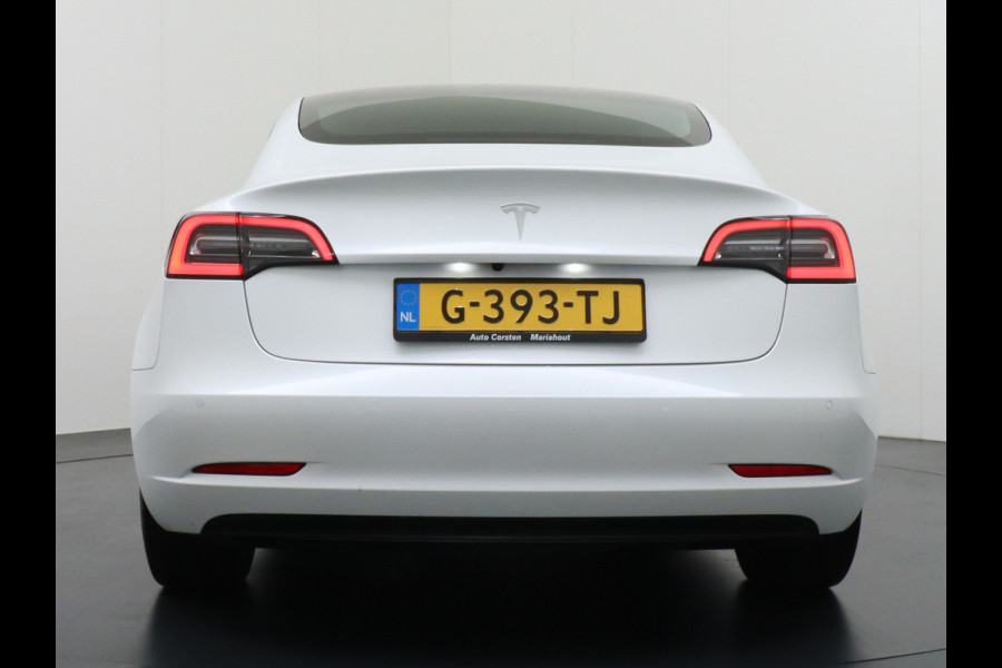 Tesla Model 3 RWD SR+ 60kWh 325PK FSD 3-Computer 18" AutoPilot Leder PanoDak Adaptive-Cruise Lmv Camera's Elektr.-Stuur+Stoelen+Spiegels+Geheu Navi LED Comfortstoelen ACC DAB Voorverwarmen interieur via App Keyless via Telefoonsleutel One-Pedal-Drive Origineel Nederlandse auto tot 11kw laden thuis! Garantie Accu tot 10-12-2027 max 160.000km 1.584kg licht!