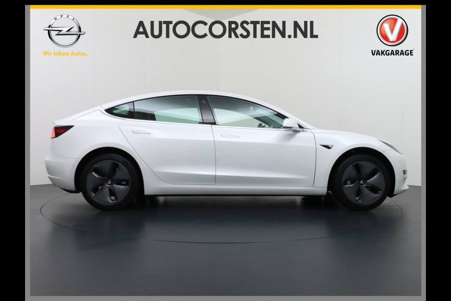 Tesla Model 3 RWD SR+ 60kWh 325PK FSD 3-Computer 18" AutoPilot Leder PanoDak Adaptive-Cruise Lmv Camera's Elektr.-Stuur+Stoelen+Spiegels+Geheu Navi LED Comfortstoelen ACC DAB Voorverwarmen interieur via App Keyless via Telefoonsleutel One-Pedal-Drive Origineel Nederlandse auto tot 11kw laden thuis! Garantie Accu tot 10-12-2027 max 160.000km 1.584kg licht!