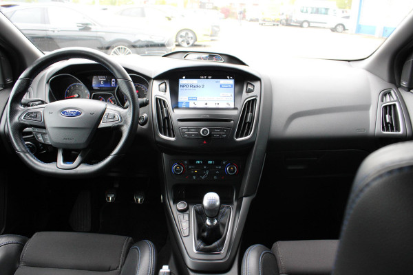 Ford Focus 2.3 RS | Dealeronderhouden | Winterpack | Comforstoelen | Launch Control |