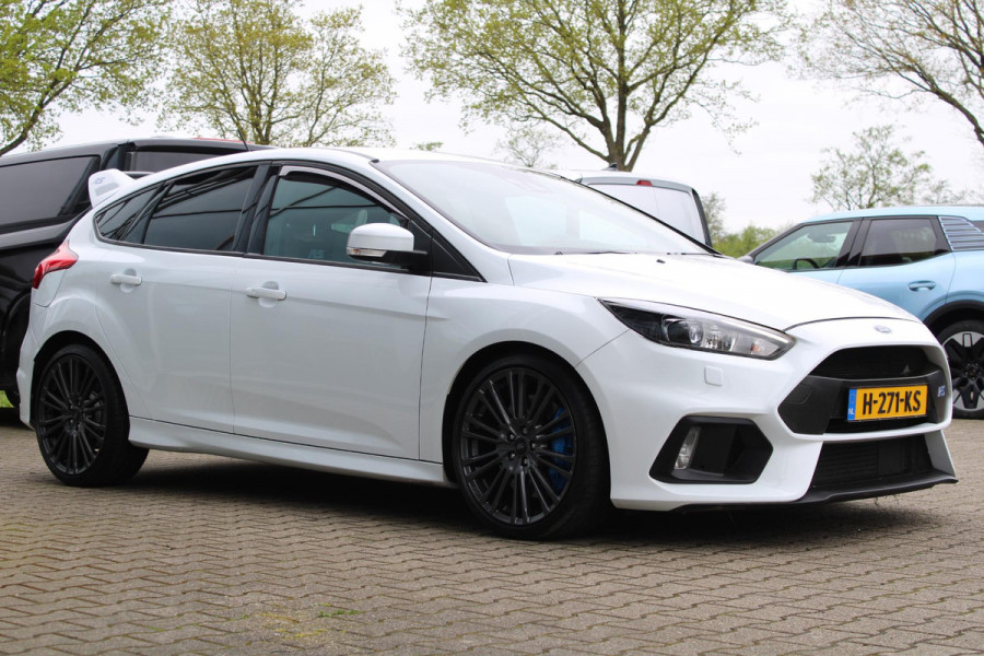 Ford Focus 2.3 RS | Dealeronderhouden | Winterpack | Comforstoelen | Launch Control |