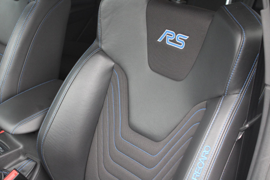 Ford Focus 2.3 RS | Dealeronderhouden | Winterpack | Comforstoelen | Launch Control |