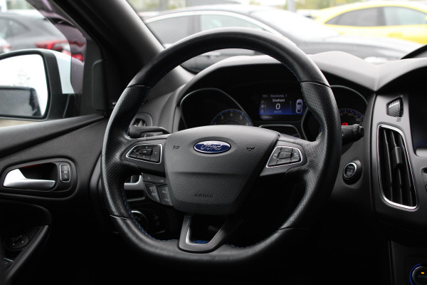 Ford Focus 2.3 RS | Dealeronderhouden | Winterpack | Comforstoelen | Launch Control |
