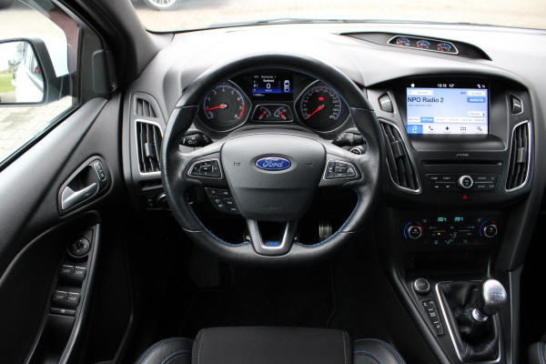 Ford Focus 2.3 RS | Dealeronderhouden | Winterpack | Comforstoelen | Launch Control |