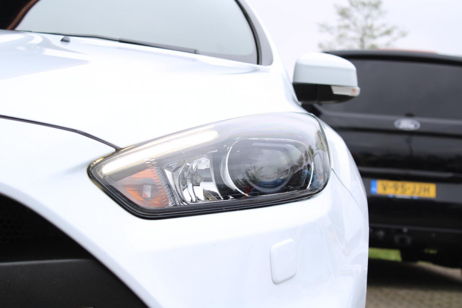 Ford Focus 2.3 RS | Dealeronderhouden | Winterpack | Comforstoelen | Launch Control |