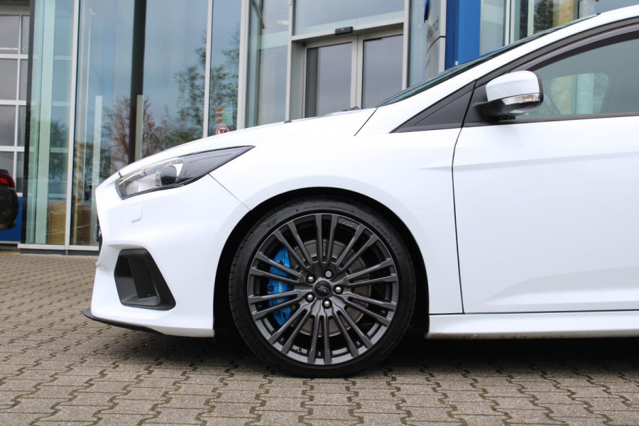 Ford Focus 2.3 RS | Dealeronderhouden | Winterpack | Comforstoelen | Launch Control |
